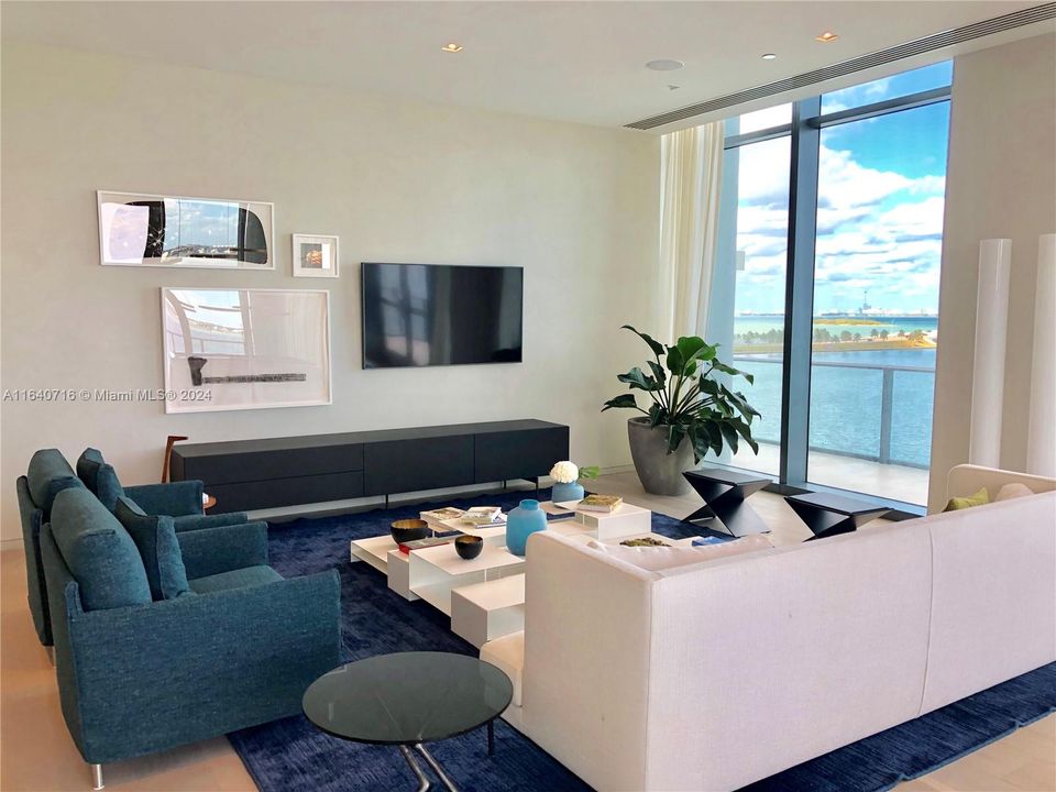 For Sale: $1,899,000 (3 beds, 3 baths, 1634 Square Feet)
