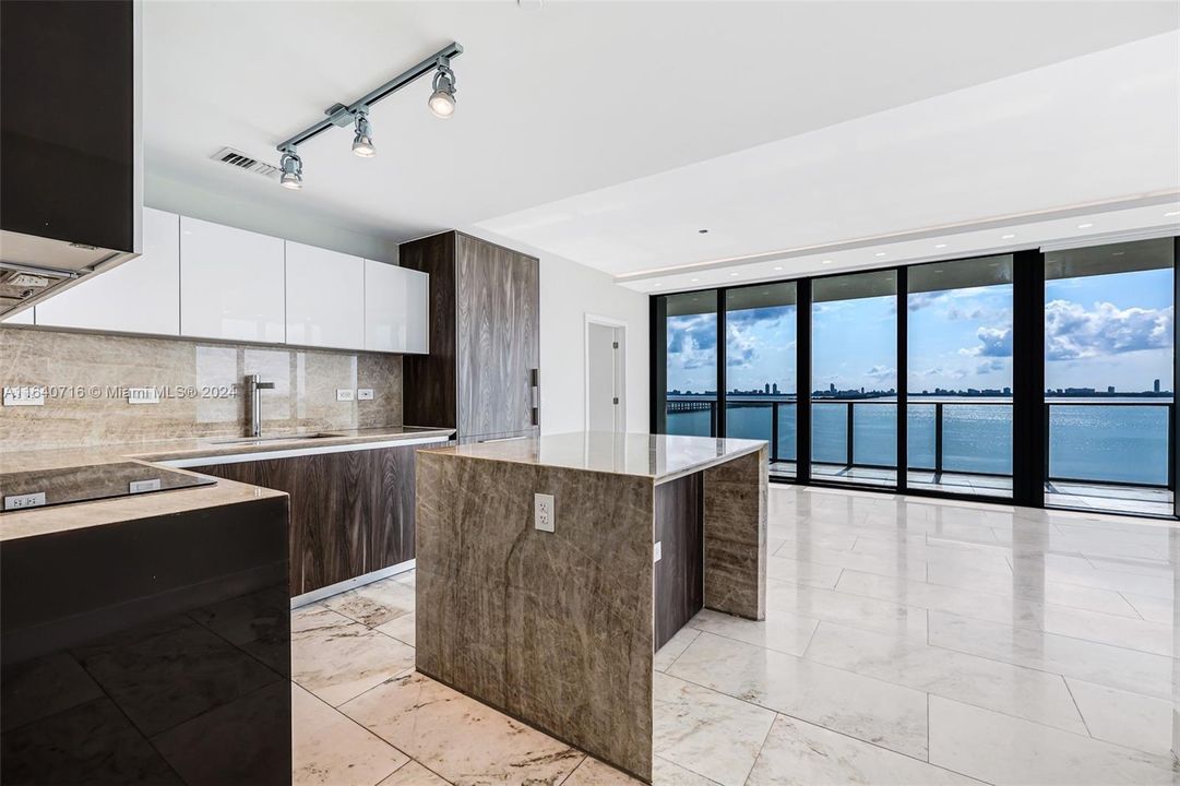 For Sale: $1,899,000 (3 beds, 3 baths, 1634 Square Feet)