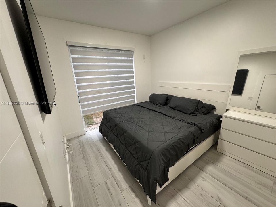 Active With Contract: $2,100 (1 beds, 1 baths, 0 Square Feet)