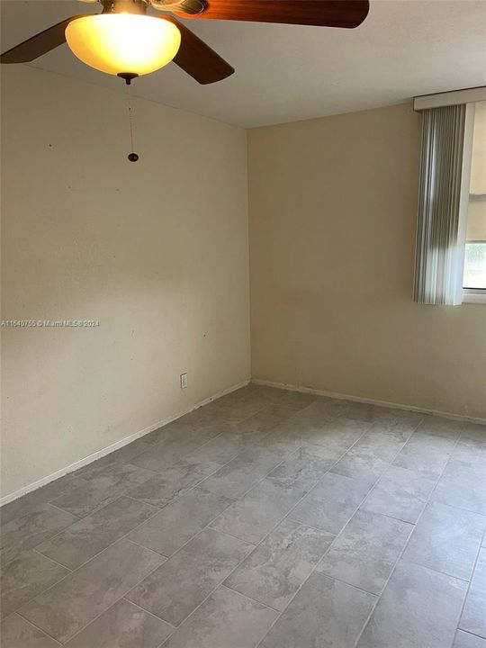 Active With Contract: $1,490 (1 beds, 1 baths, 619 Square Feet)