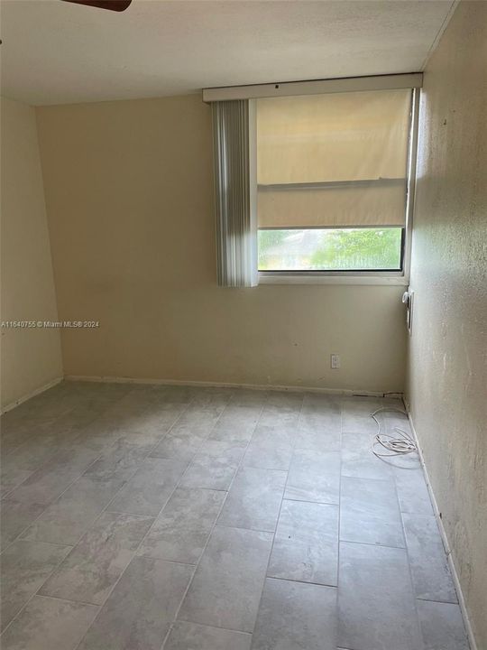 Active With Contract: $1,490 (1 beds, 1 baths, 619 Square Feet)