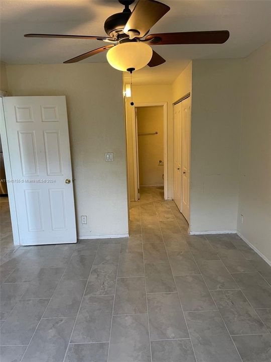 Active With Contract: $1,490 (1 beds, 1 baths, 619 Square Feet)