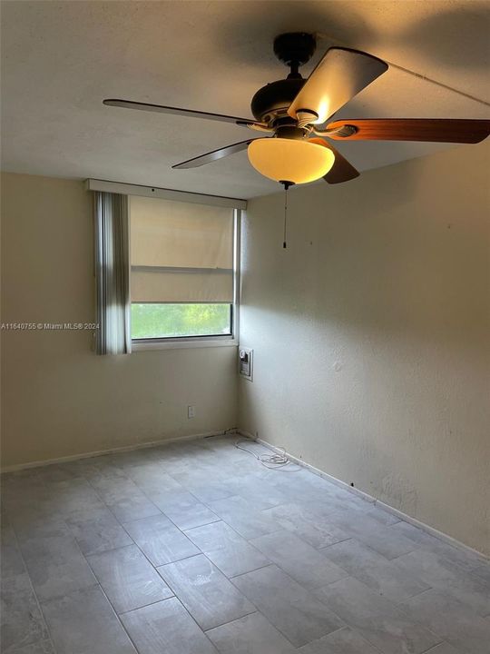 Active With Contract: $1,490 (1 beds, 1 baths, 619 Square Feet)