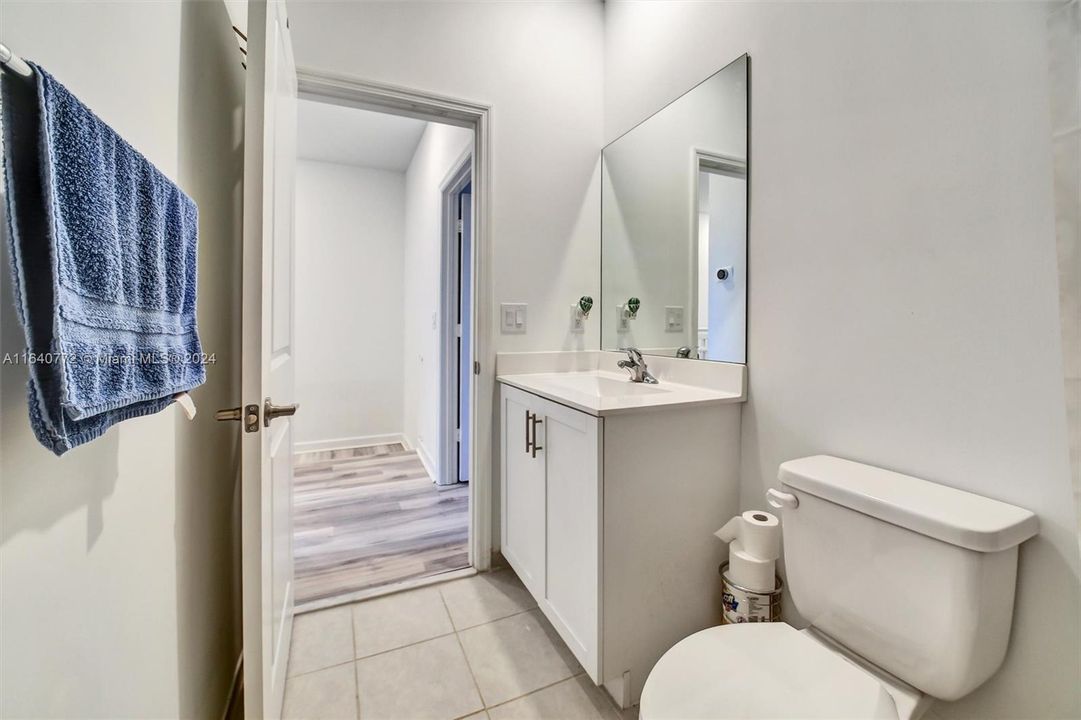 Active With Contract: $459,500 (3 beds, 2 baths, 1403 Square Feet)