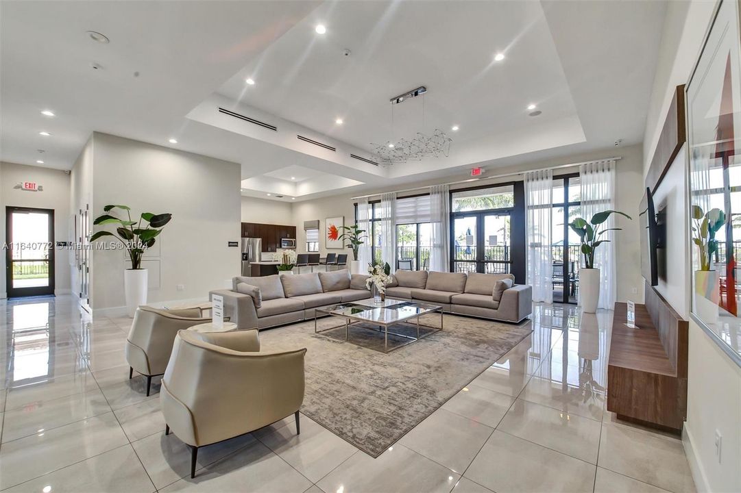 Active With Contract: $459,500 (3 beds, 2 baths, 1403 Square Feet)