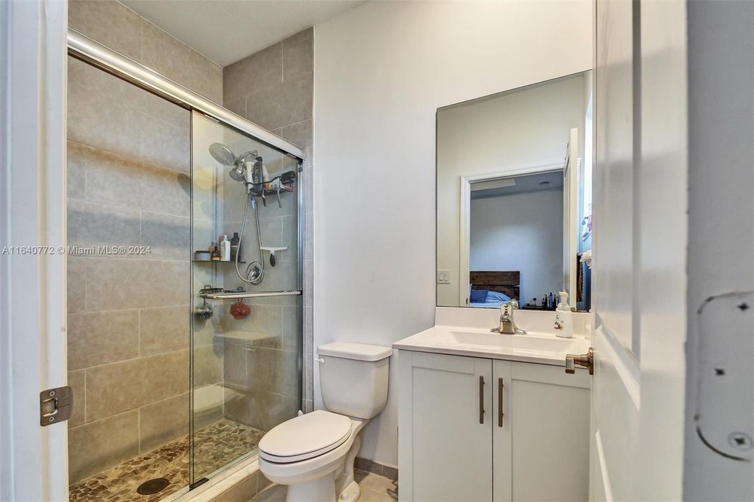 Active With Contract: $459,500 (3 beds, 2 baths, 1403 Square Feet)