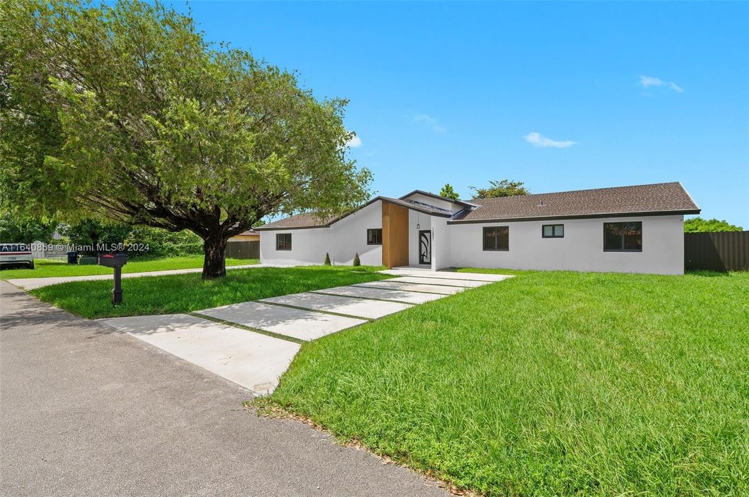 Active With Contract: $875,000 (5 beds, 3 baths, 2413 Square Feet)