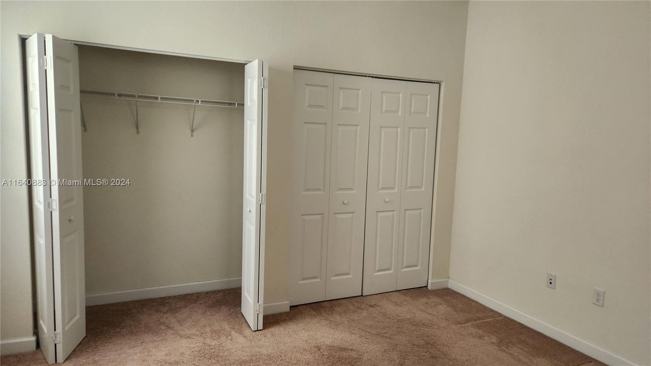 Recently Rented: $3,600 (4 beds, 2 baths, 3520 Square Feet)