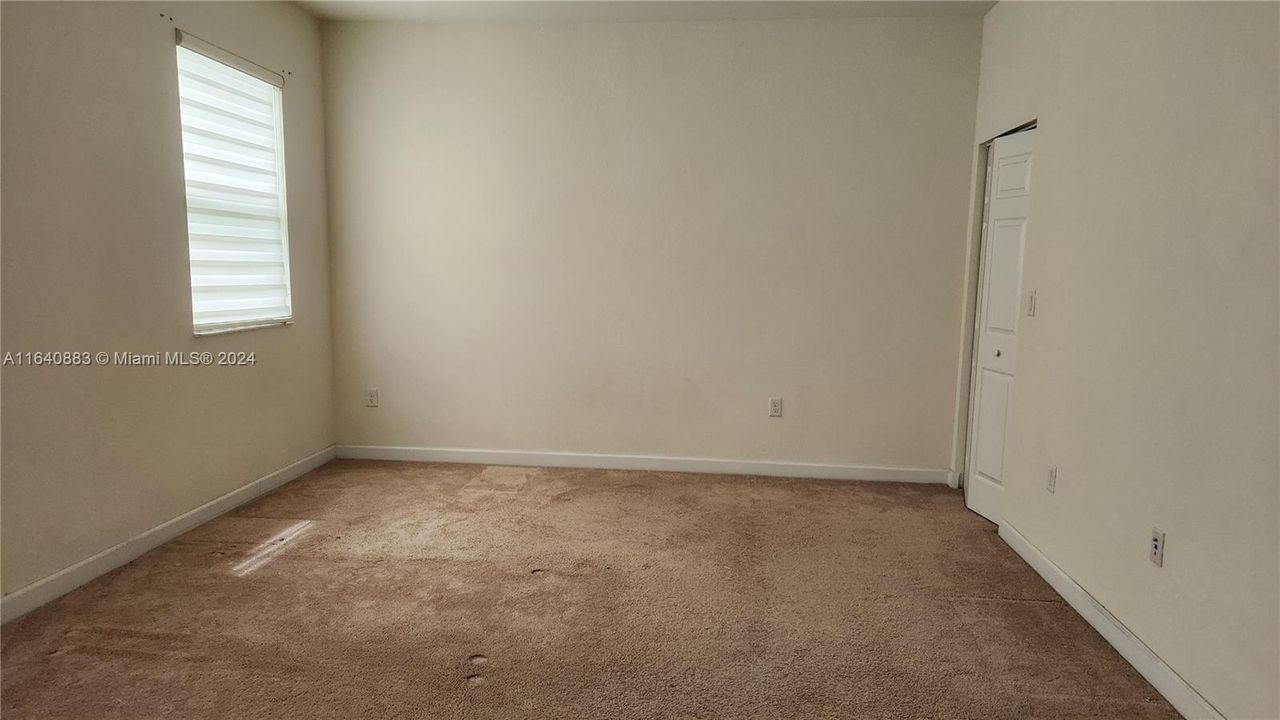 Recently Rented: $3,600 (4 beds, 2 baths, 3520 Square Feet)