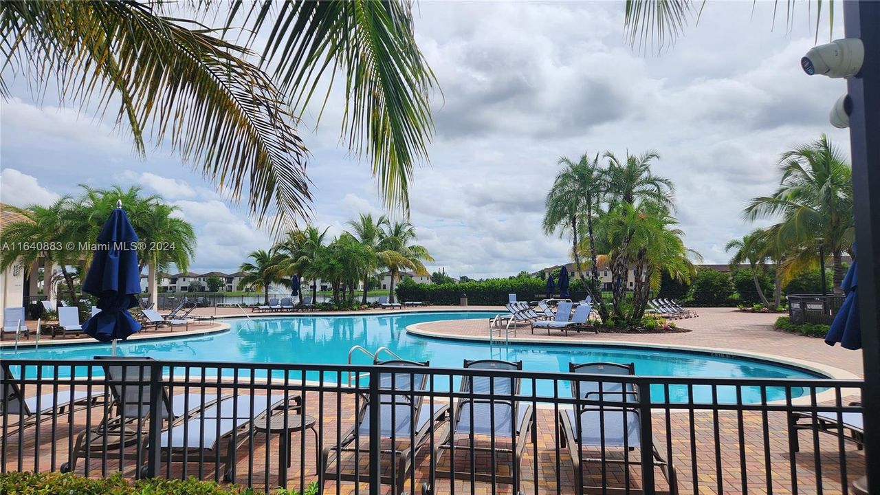 Recently Rented: $3,600 (4 beds, 2 baths, 3520 Square Feet)