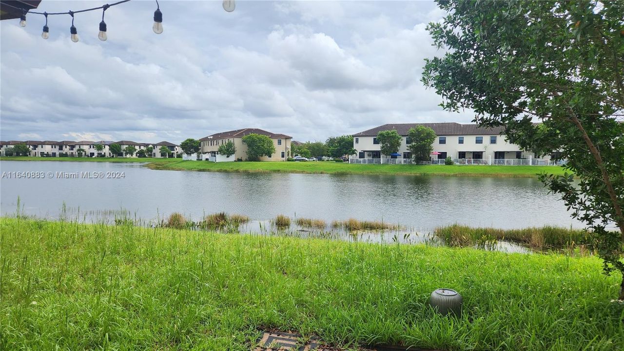 Recently Rented: $3,600 (4 beds, 2 baths, 3520 Square Feet)