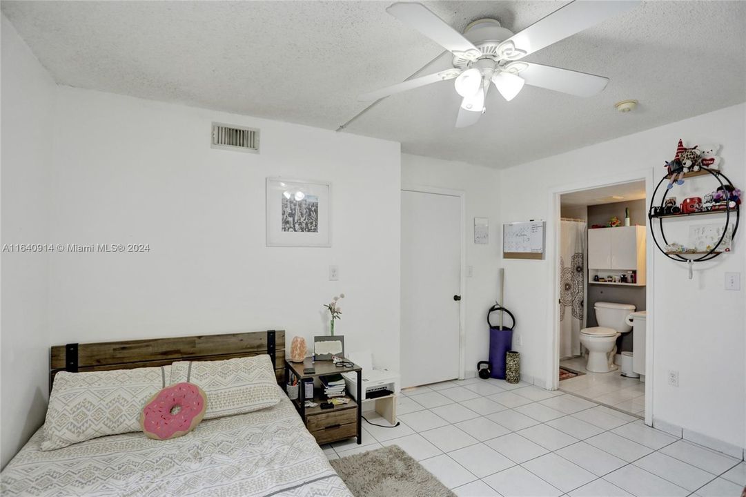 Active With Contract: $365,000 (3 beds, 2 baths, 1150 Square Feet)