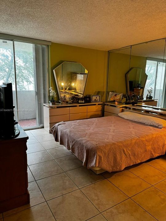 Activo con contrato: $218,999 (1 camas, 1 baños, 760 Pies cuadrados)