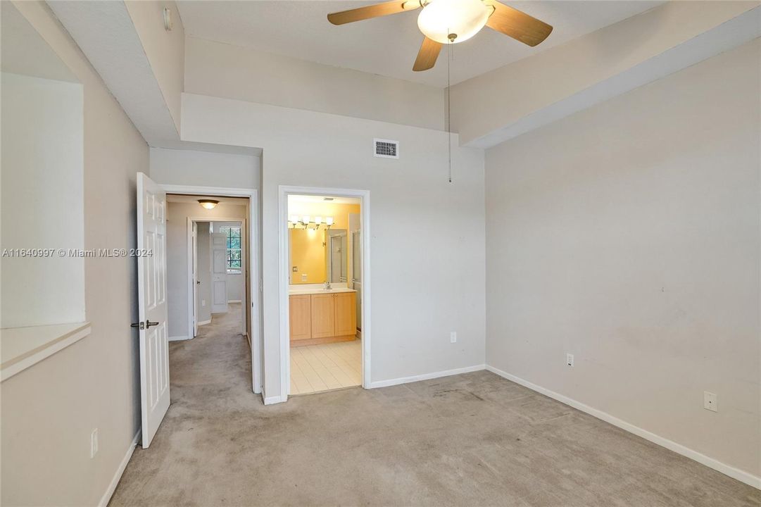 Recently Sold: $325,000 (2 beds, 2 baths, 1244 Square Feet)