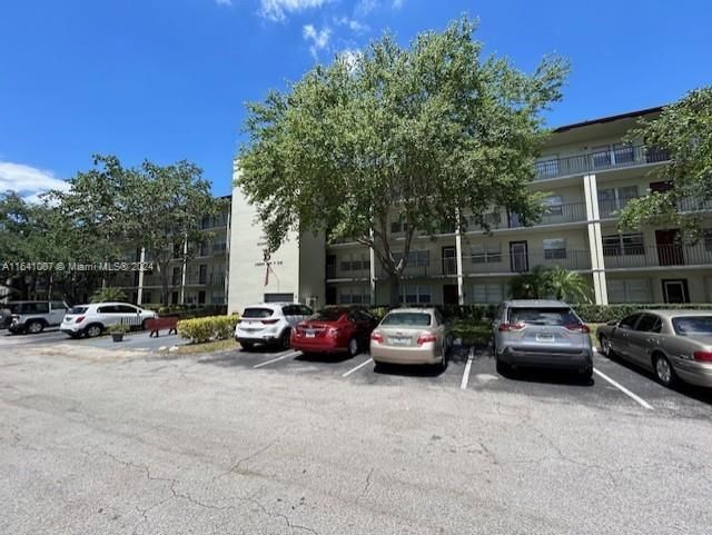 Active With Contract: $155,000 (2 beds, 1 baths, 953 Square Feet)