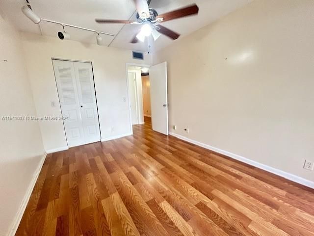 Active With Contract: $155,000 (2 beds, 1 baths, 953 Square Feet)