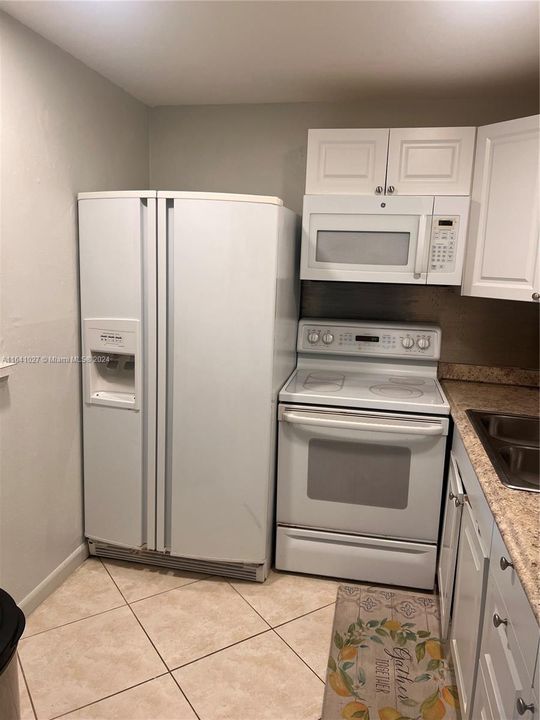 For Sale: $89,900 (1 beds, 1 baths, 585 Square Feet)