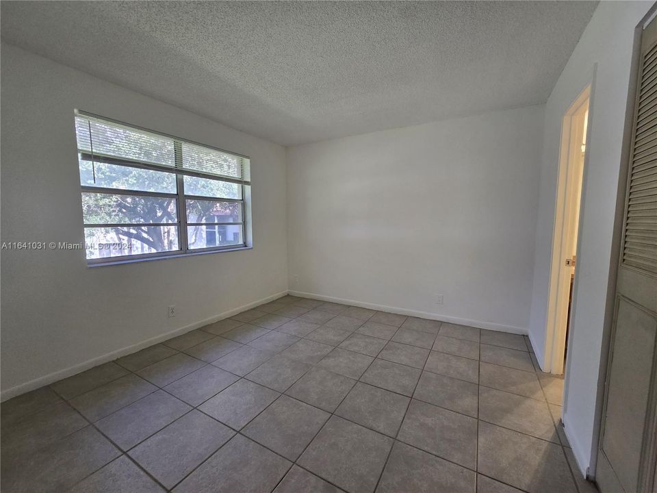 Active With Contract: $1,800 (2 beds, 2 baths, 768 Square Feet)