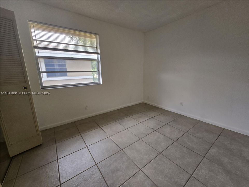 Active With Contract: $1,800 (2 beds, 2 baths, 768 Square Feet)