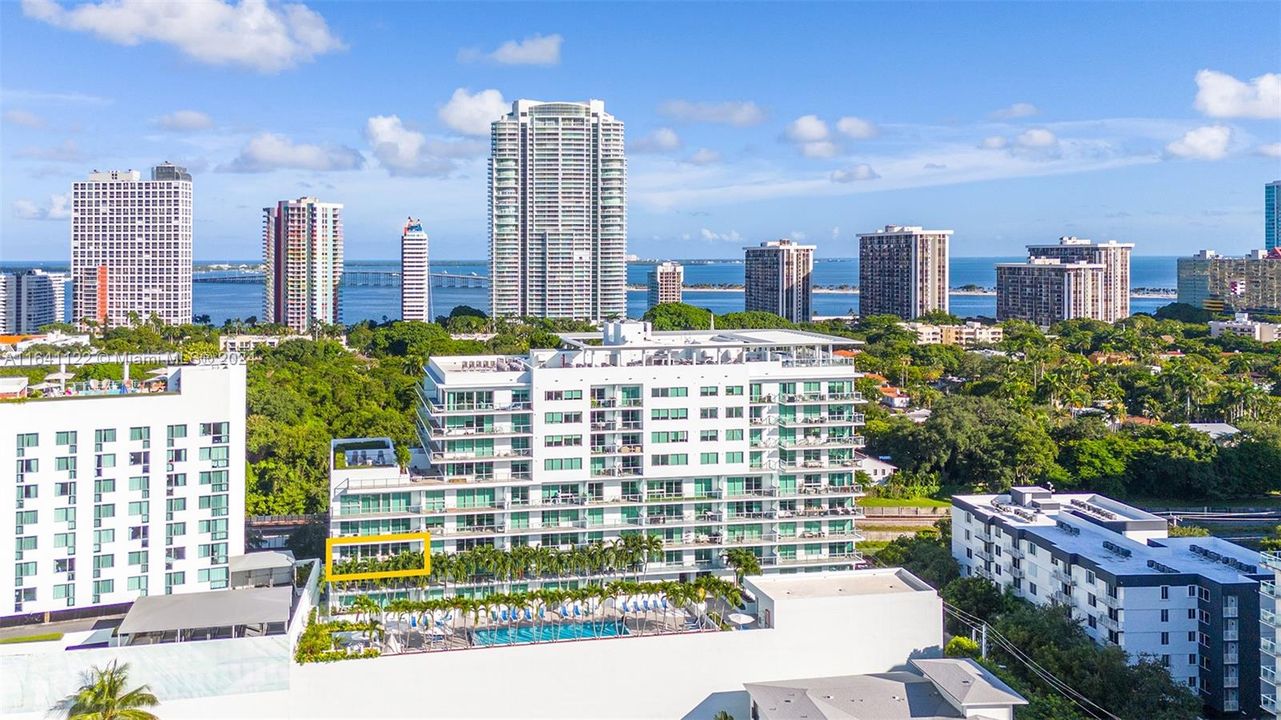 For Sale: $697,500 (2 beds, 2 baths, 1017 Square Feet)