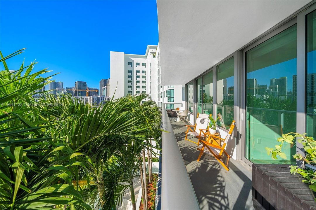 For Sale: $697,500 (2 beds, 2 baths, 1017 Square Feet)