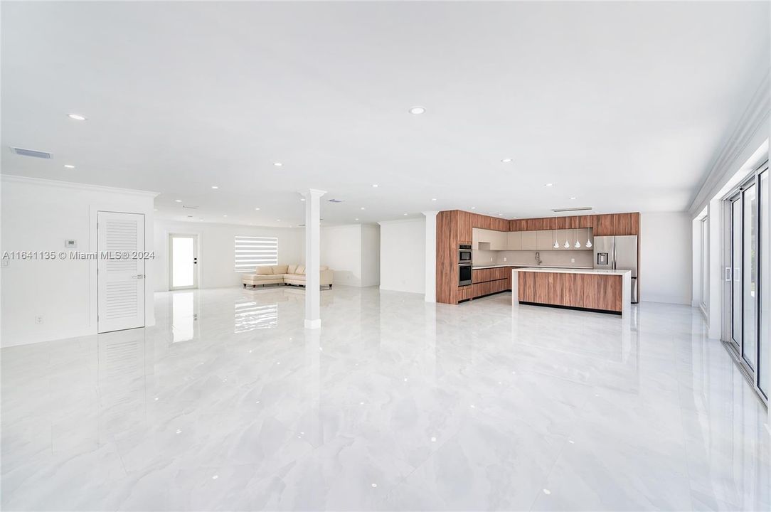 最近租的: $7,995 (4 贝兹, 3 浴室, 3400 平方英尺)