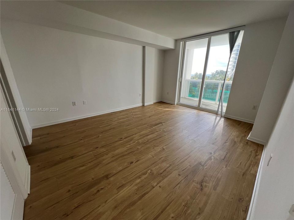 En Venta: $785,000 (1 camas, 1 baños, 896 Pies cuadrados)