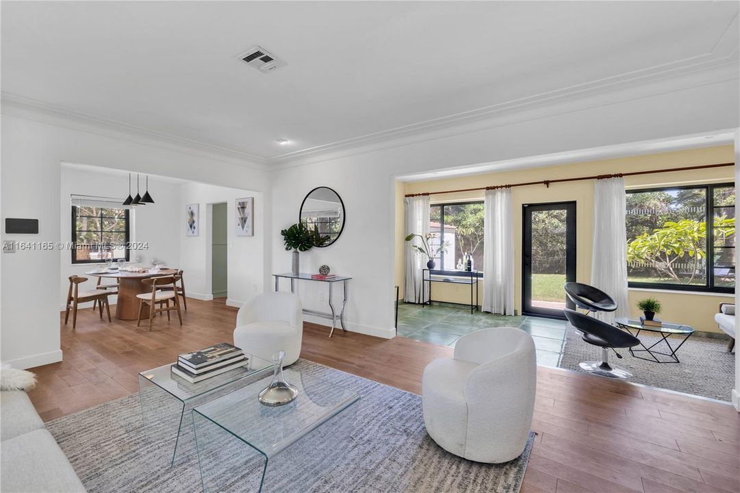 Active With Contract: $850,000 (2 beds, 1 baths, 1273 Square Feet)