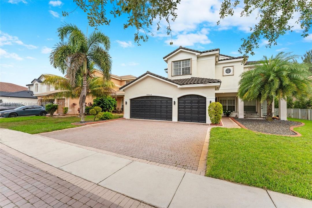 Active With Contract: $1,200,000 (6 beds, 4 baths, 3085 Square Feet)