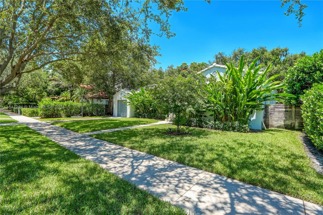 Recently Sold: $1,295,000 (3 beds, 3 baths, 1979 Square Feet)