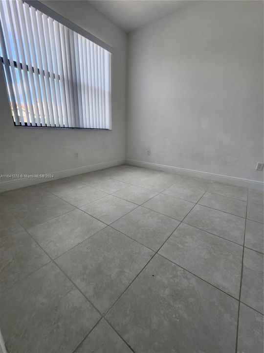 Active With Contract: $3,500 (3 beds, 2 baths, 1749 Square Feet)