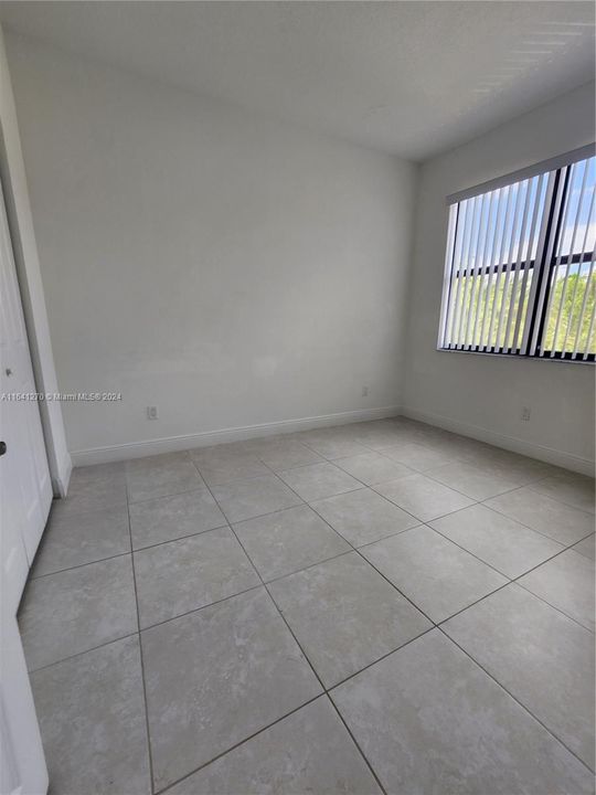 Active With Contract: $3,500 (3 beds, 2 baths, 1749 Square Feet)