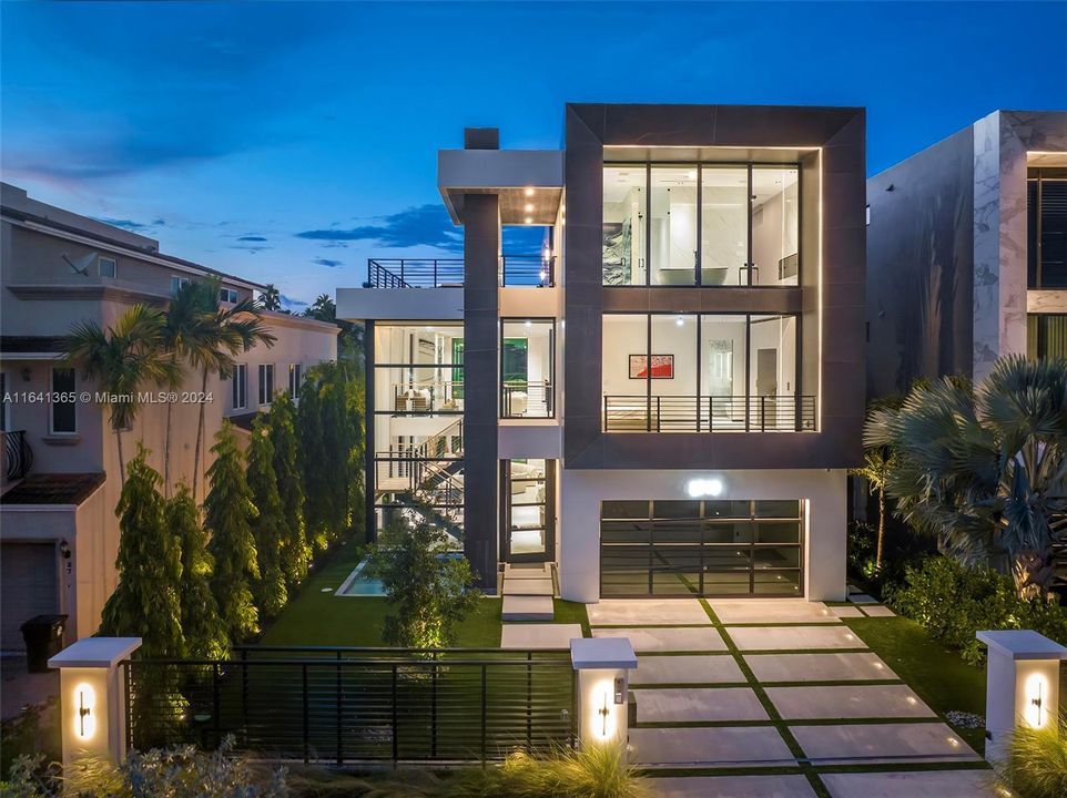 En Venta: $5,395,000 (4 camas, 4 baños, 4356 Pies cuadrados)