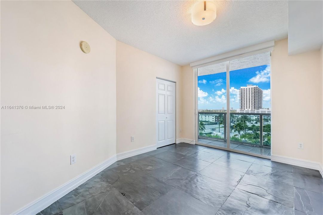 For Sale: $450,000 (2 beds, 2 baths, 1171 Square Feet)