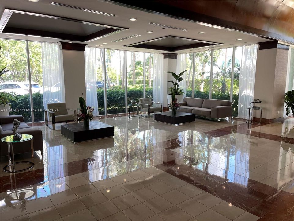 Activo con contrato: $1,599,000 (3 camas, 3 baños, 2340 Pies cuadrados)