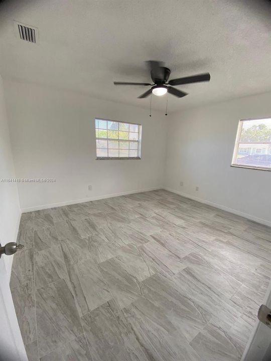 Active With Contract: $2,100 (3 beds, 2 baths, 2212 Square Feet)