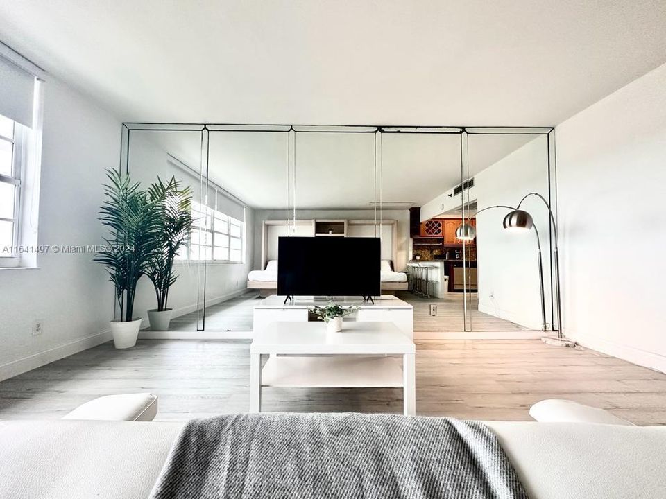 For Rent: $2,200 (0 beds, 1 baths, 545 Square Feet)