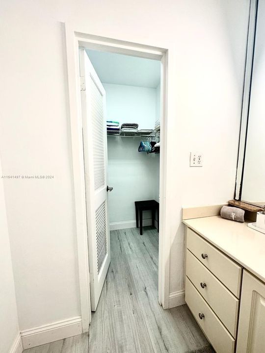 For Rent: $2,200 (0 beds, 1 baths, 545 Square Feet)