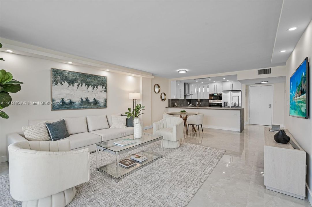 Recently Sold: $595,000 (2 beds, 2 baths, 1270 Square Feet)