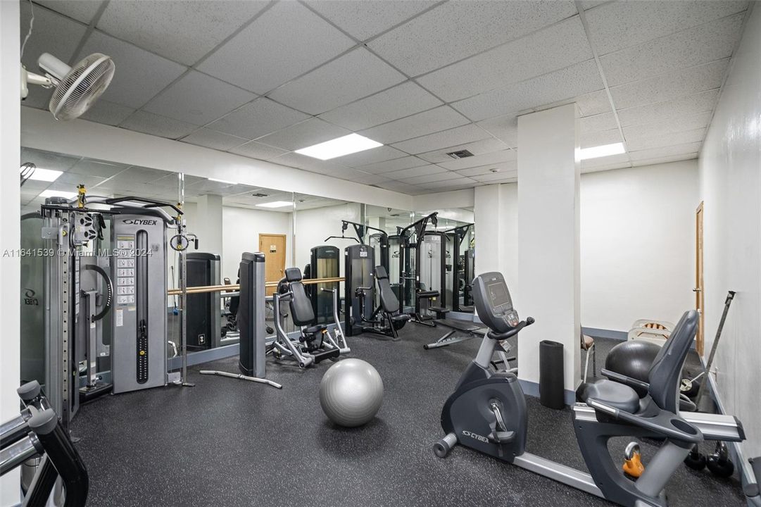 Recently Sold: $595,000 (2 beds, 2 baths, 1270 Square Feet)