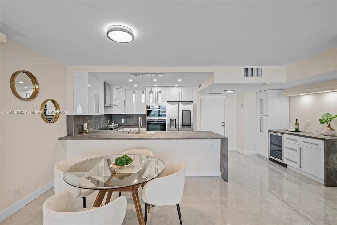 Recently Sold: $595,000 (2 beds, 2 baths, 1270 Square Feet)