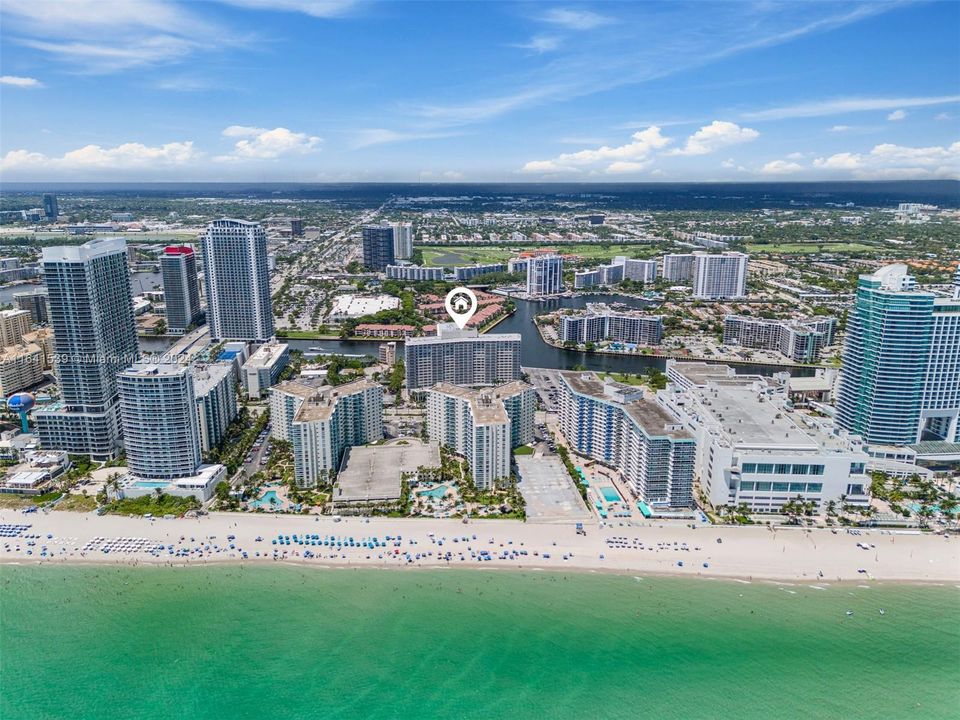 Recently Sold: $595,000 (2 beds, 2 baths, 1270 Square Feet)