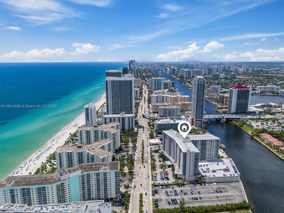 Recently Sold: $595,000 (2 beds, 2 baths, 1270 Square Feet)