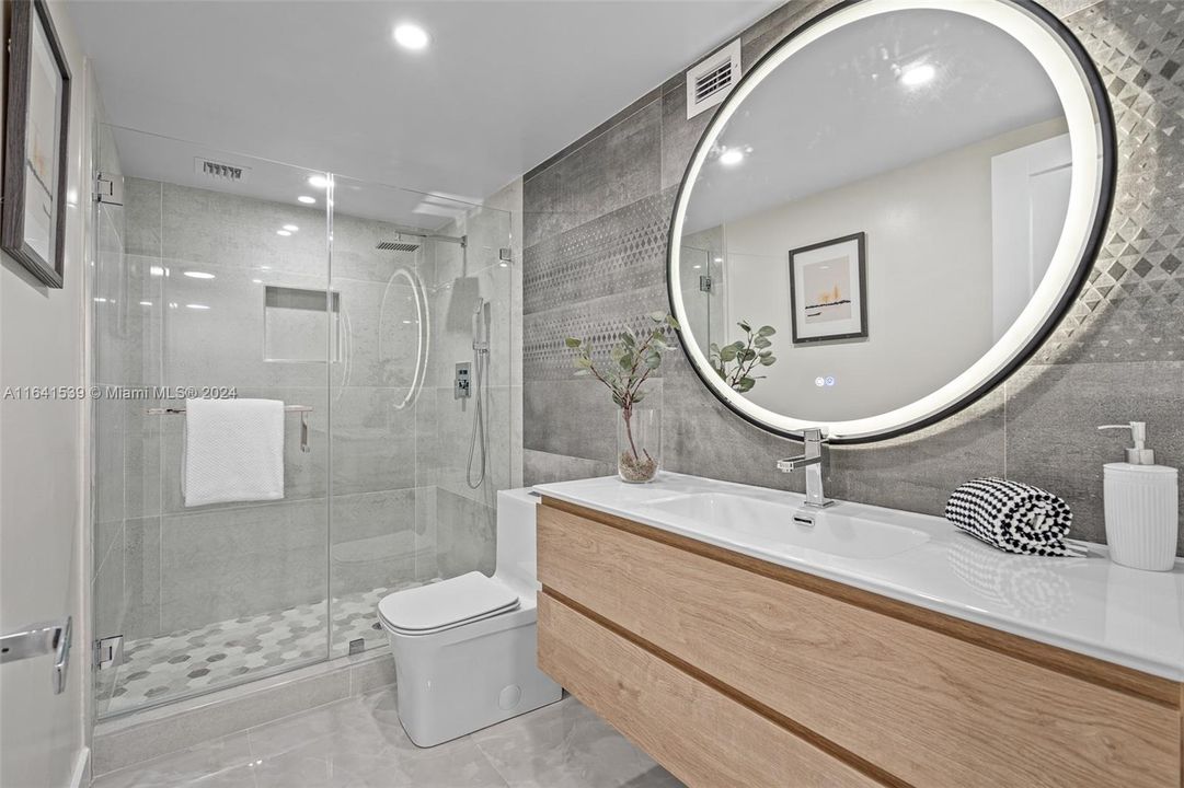 Recently Sold: $595,000 (2 beds, 2 baths, 1270 Square Feet)