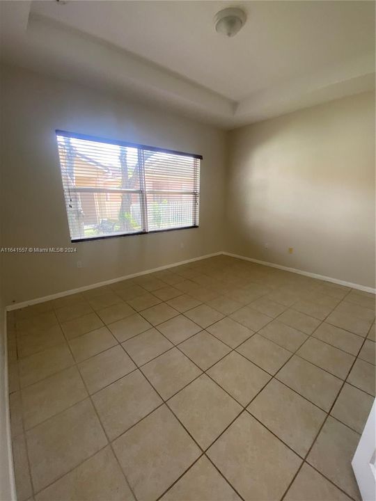 Active With Contract: $2,600 (3 beds, 2 baths, 1408 Square Feet)