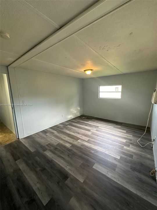 Active With Contract: $1,650 (2 beds, 2 baths, 960 Square Feet)