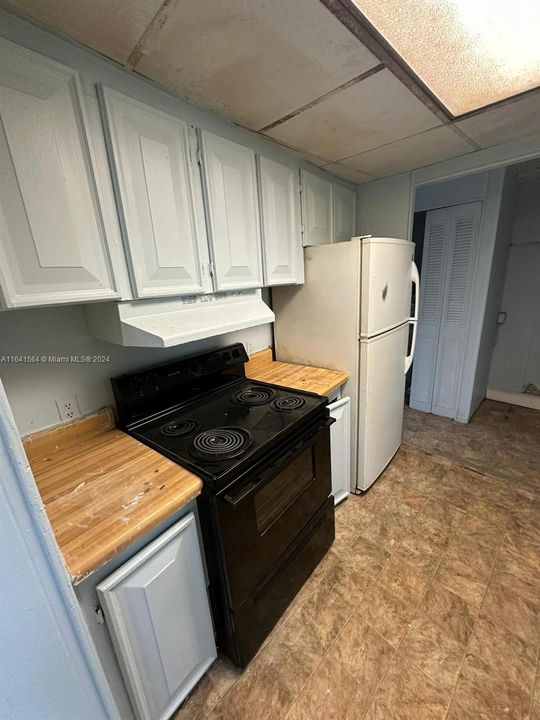 Active With Contract: $1,650 (2 beds, 2 baths, 960 Square Feet)