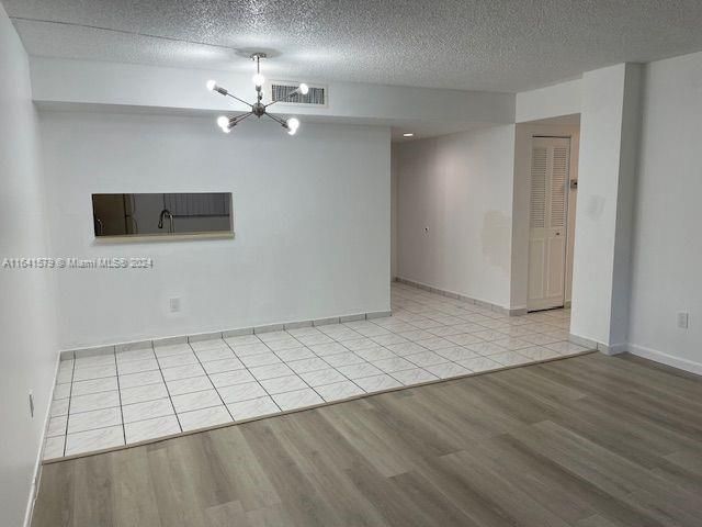 Active With Contract: $2,200 (2 beds, 2 baths, 1030 Square Feet)