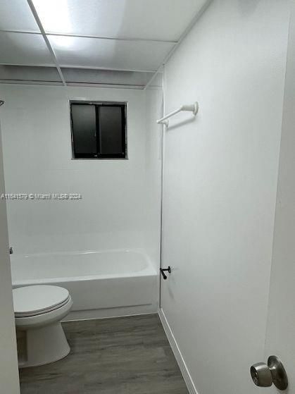 Active With Contract: $2,200 (2 beds, 2 baths, 1030 Square Feet)