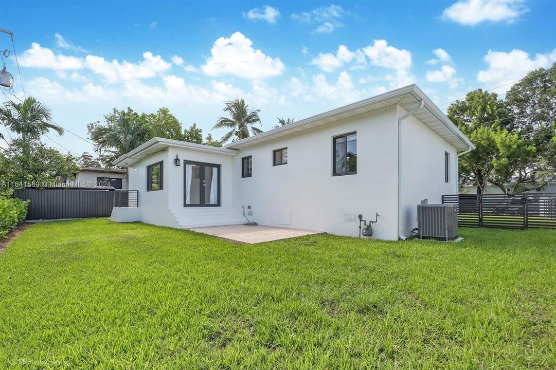 Recently Rented: $5,150 (3 beds, 2 baths, 1432 Square Feet)